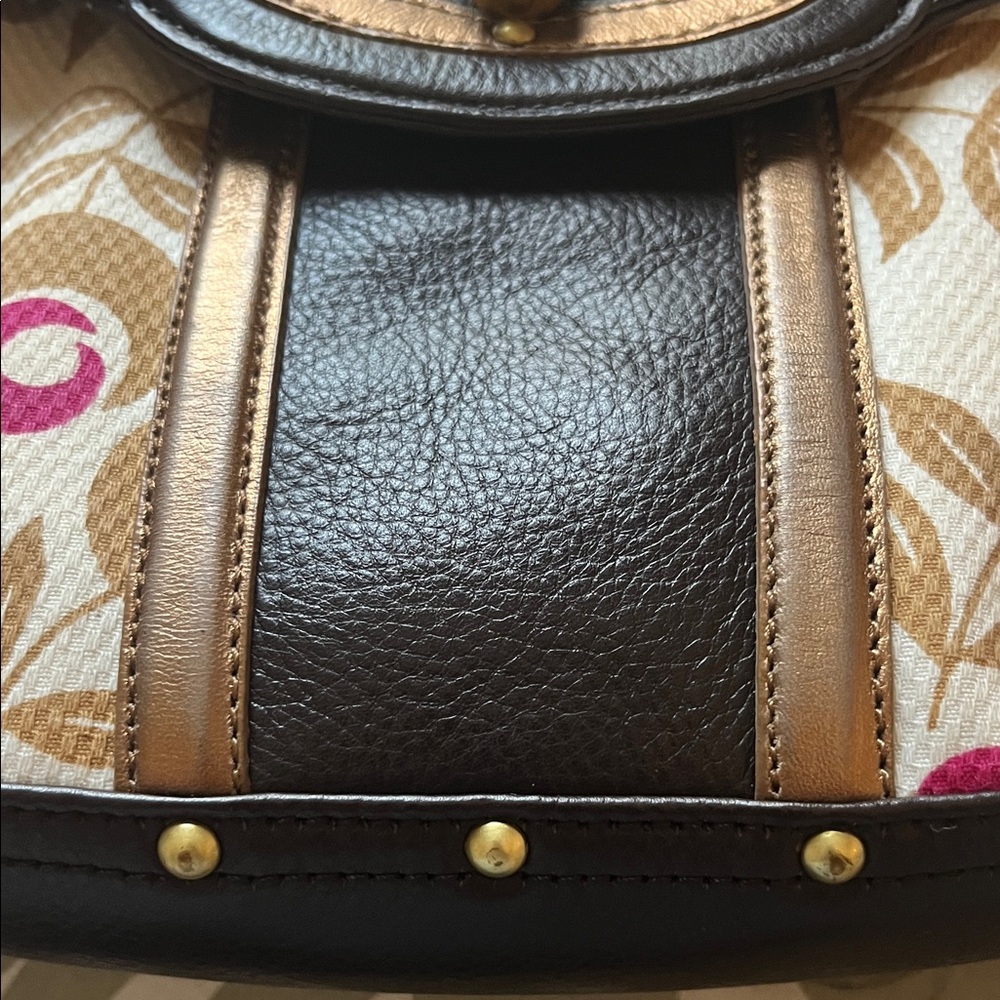 Kenneth Cole Retro Leather purse - Picture 13 of 16